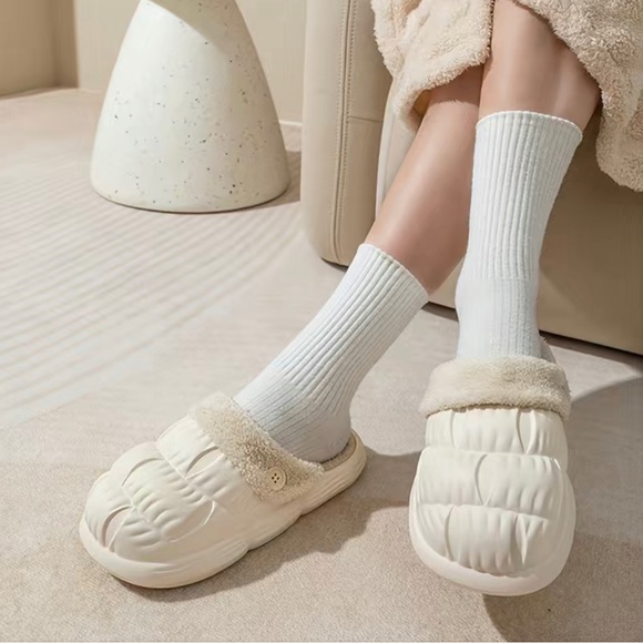 Women's Waterproof Indoor & Detachable Plush Lining House Slipper - Picture 2 of 6